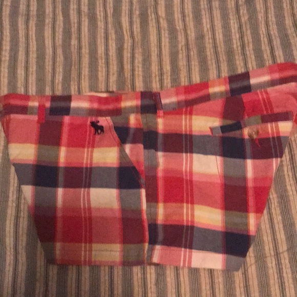 Shorts - Picture 3 of 5